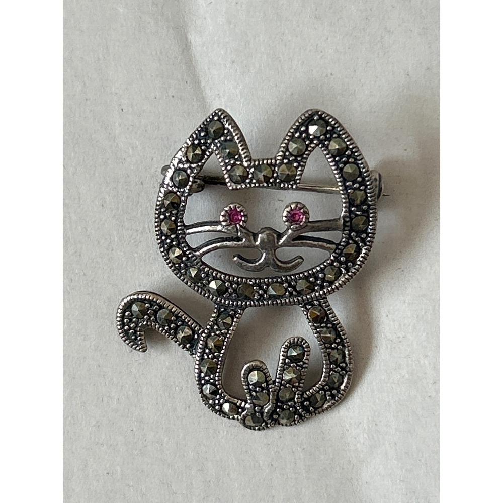 Vintage Sterling Silver 925 Marcasite Cat Brooch Pin Pink Eyes Feline Animal